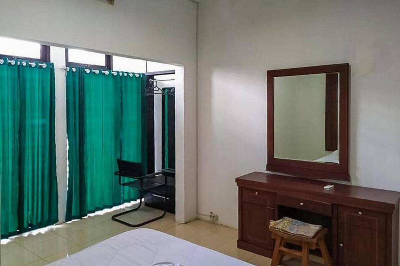 Graha Ht Sumantri Mitra Reddoorz Hotel Tasikmalaya Exterior photo